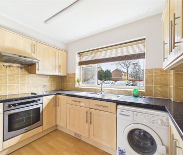 2 bedroom in Liebenrood Road, Reading - Photo 3