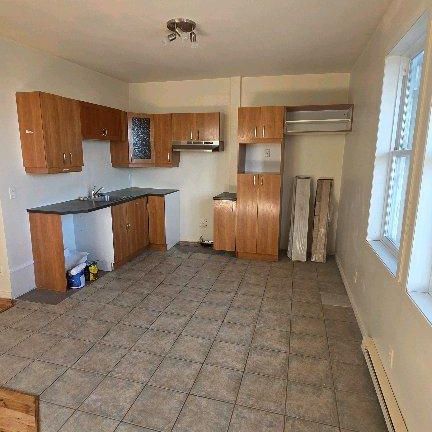 🏠 GRAND 4½ RÉNOVÉ — 2 CHAMBRES FERMÉES — SEPTEMBRE OFFERT - Photo 1