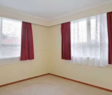 Large family home with plenty of land - Photo 5