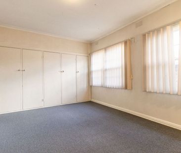 CENTRAL HOME! - Photo 4