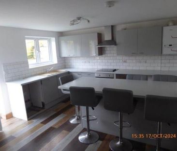 3 bedroom semi-detached house to rent - Photo 6