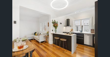 Boutique Bellevue Hill 3 Bedroom (or 2 Bedroom + Study or Nursery) w/ Sunroom & LUG - Photo 4