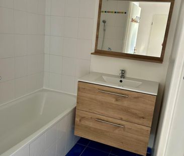 location Appartement T2 DE 43.44m² À ELANCOURT - Photo 5