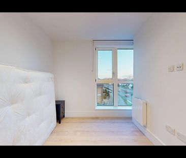 2 Bed Flat, Coombe Hill House, SW20 - Photo 6