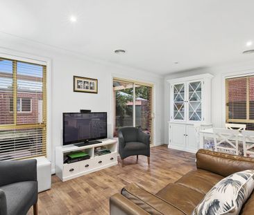 2 STORY HOME IN EXCELLENT LOCATION - Photo 5