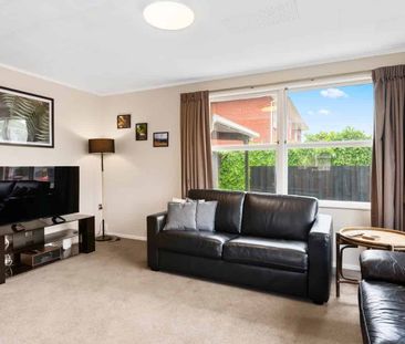 Fully Fenced 2 Bedroom Home in Quiet Location - Photo 3