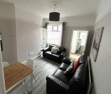3 bedroom terraced house to rent - Photo 3