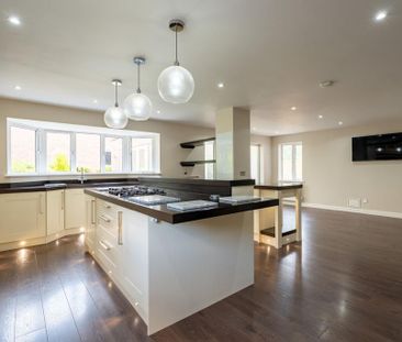 4 bedroom detached house to rent - Photo 6