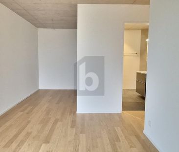 MODERN, LIGHT-FLOODED AND URBAN-CLOSE - Photo 3