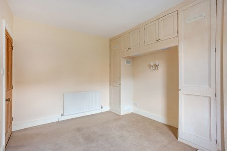 3 bedroom flat to rent - Photo 4