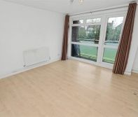 Red Road, Borehamwood - Photo 3