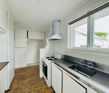 PAPAKURA, 4 BEDROOMS - Photo 1