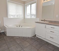 Detached Home For Lease | X8106526 - Photo 4