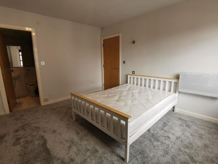 2 bedroom apartment to rent - Photo 4