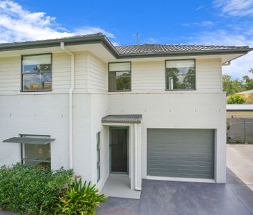 For Lease: Modern Townhouse in Prime Location - Photo 3