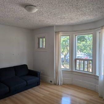 Downtown toronto(Dufferin&College) 4br apt. - Photo 4