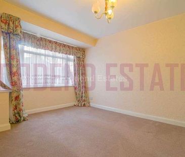 Wood End, Hayes, UB3 - Photo 3