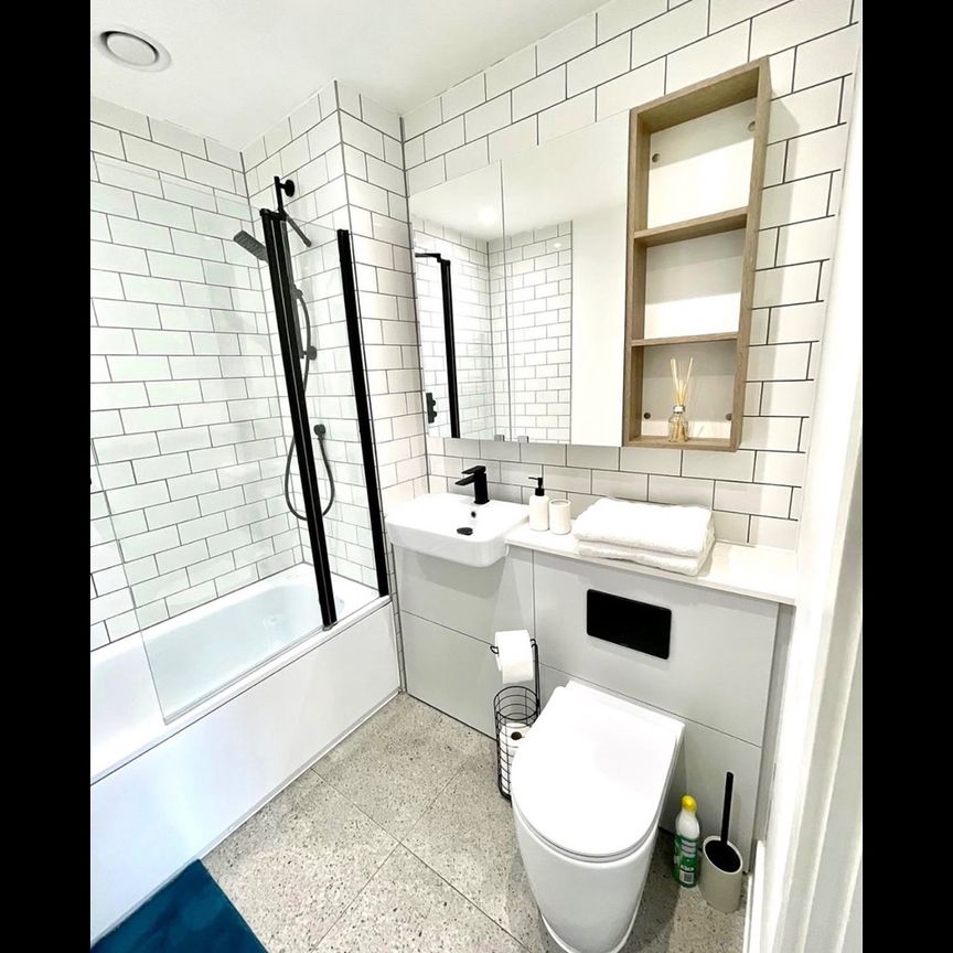 2 Bed Flat, Ducie St, M1 - Photo 1