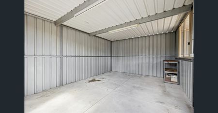 Beautifully presented 4 bed, 1 bath family home - Photo 4