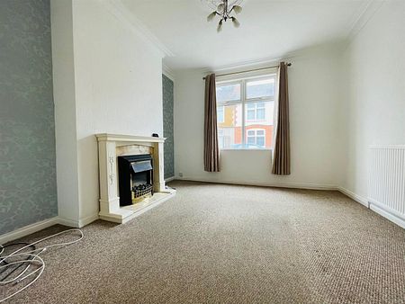 3 Bed House - Terraced - Photo 3