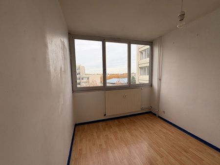 Location Appartement 4 pièces 74m² LILLE 59000 - Photo 3