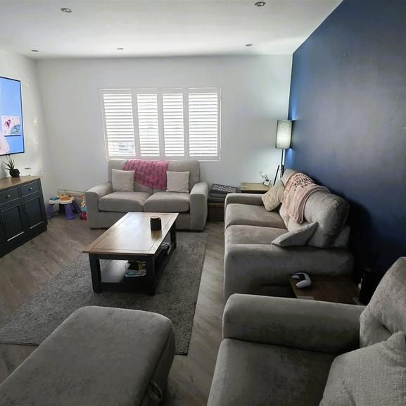 3 bedroom semi-detached house to rent - Photo 1