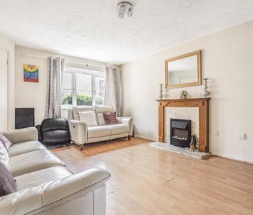 4 bedroom end of terrace house to rent - Photo 4