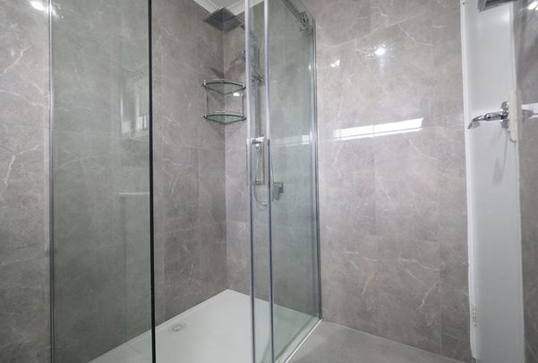 Stylish 2-Bedroom Unit in Box Hill - Perfect for Modern Living - Photo 1