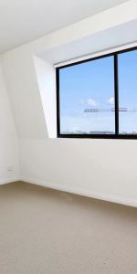 MGM MARTIN - TWO BEDROOM APARTMENT - Photo 4