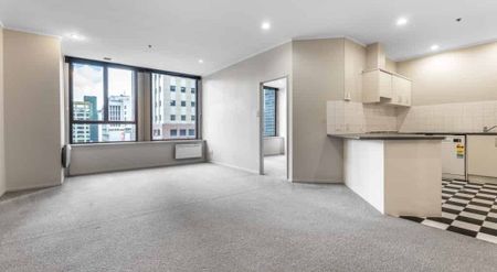 Close to the centre of it all! - Photo 3