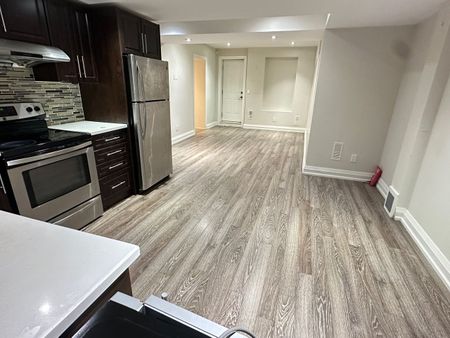 For Lease - 163 Elmwood Avenue, Richmond Hill, Ontario - Photo 2