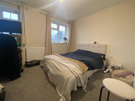 2 bedroom semi-detached house to rent - Photo 3