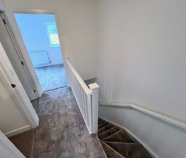 3 bedroom end of terrace house to rent - Photo 1