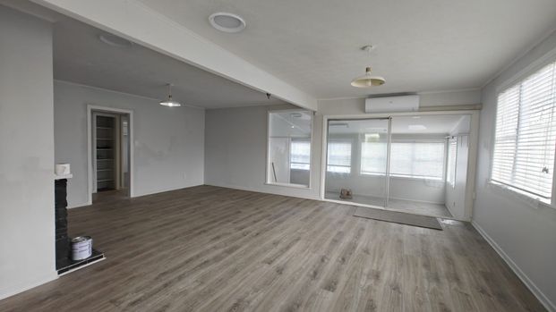Property Management37 Cobham Crescent, Kelston - House for Rent - Photo 1