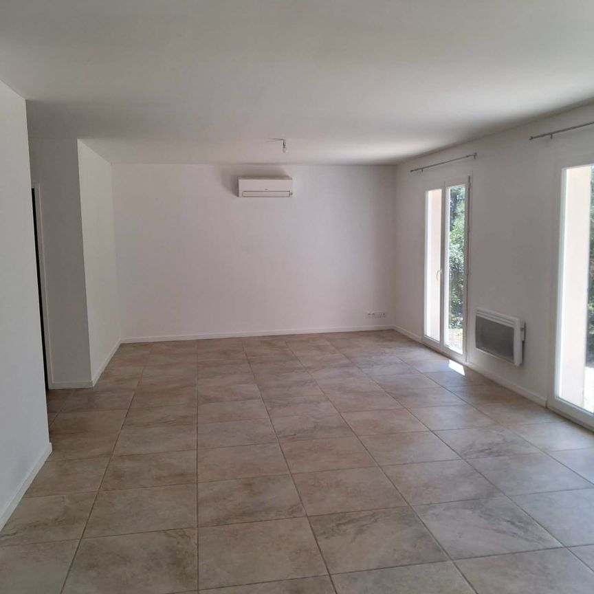 Location Maison 5 pièces 132m² NIMES 30900 - Photo 1