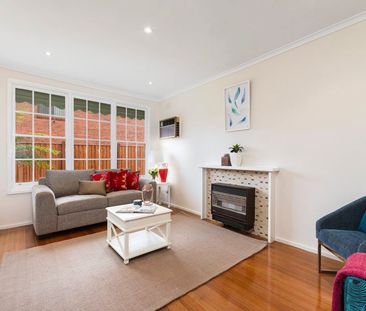 Location, Location! - Photo 5