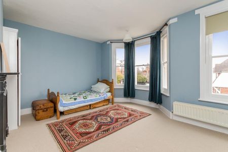 4 bedroom semi-detached house to rent - Photo 5
