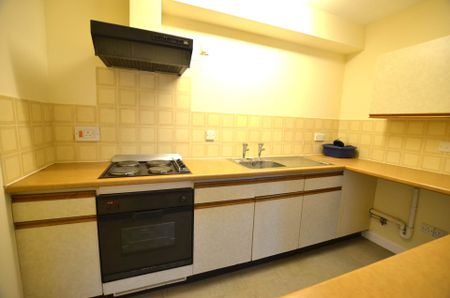 Arthur House, Manor Road - Photo 3