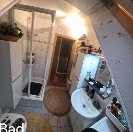 Sehr gemütliche 3 Zimmer Dachgeschosswohnung - Photo 4