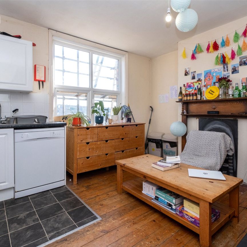 4 bedroom terraced house to rent - Photo 1