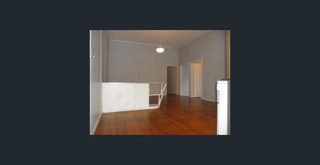 OLDER STYLE - TWO BEDROOM UNIT IN ANNERLEY - Photo 3