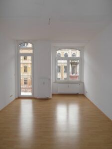 Freiheitsstr. 10, Wohnung 4 ~~~ Einbauküche, offene Küche zum Wohnzimmer, Balkon, Bad mit Badewanne, Keller - Photo 1