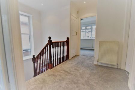 1 bedroom in a house share to rent - Photo 4