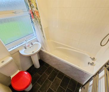 2 Bedroom House to Rent in South Grove, Wymington, Northants, NN10 - Photo 5