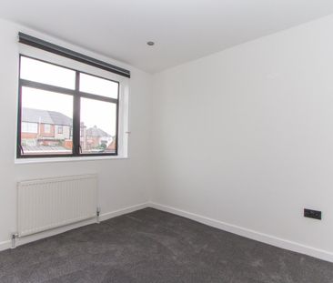 3 Bed Terraced House, Hockett Street, CV3 - Photo 4