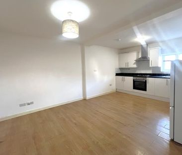 Chapel Street, Woking - 2 bedrooms Property for lettings - Seymours - Photo 2