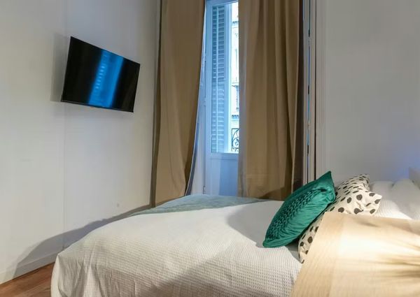 Calle de la Plaza, Madrid, Community of Madrid 28043