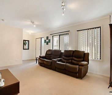 BEAUTIFULLY PRESENTED FAMILY HOME IN SOUGHT-AFTER WEST HOXTON - Photo 2