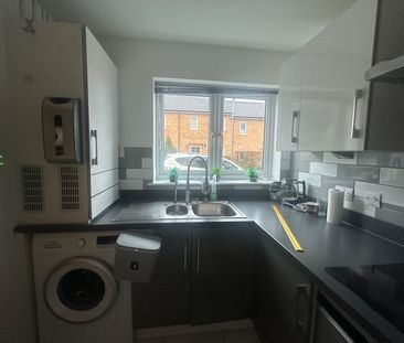 2 Bed Terraced House, Clarence Gardens, LU1 - Photo 4