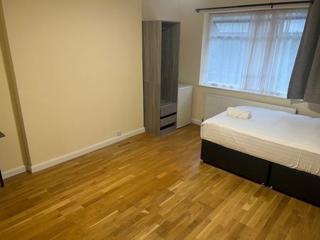 Room in a Shared House, Vyner Road, W3 - Photo 5